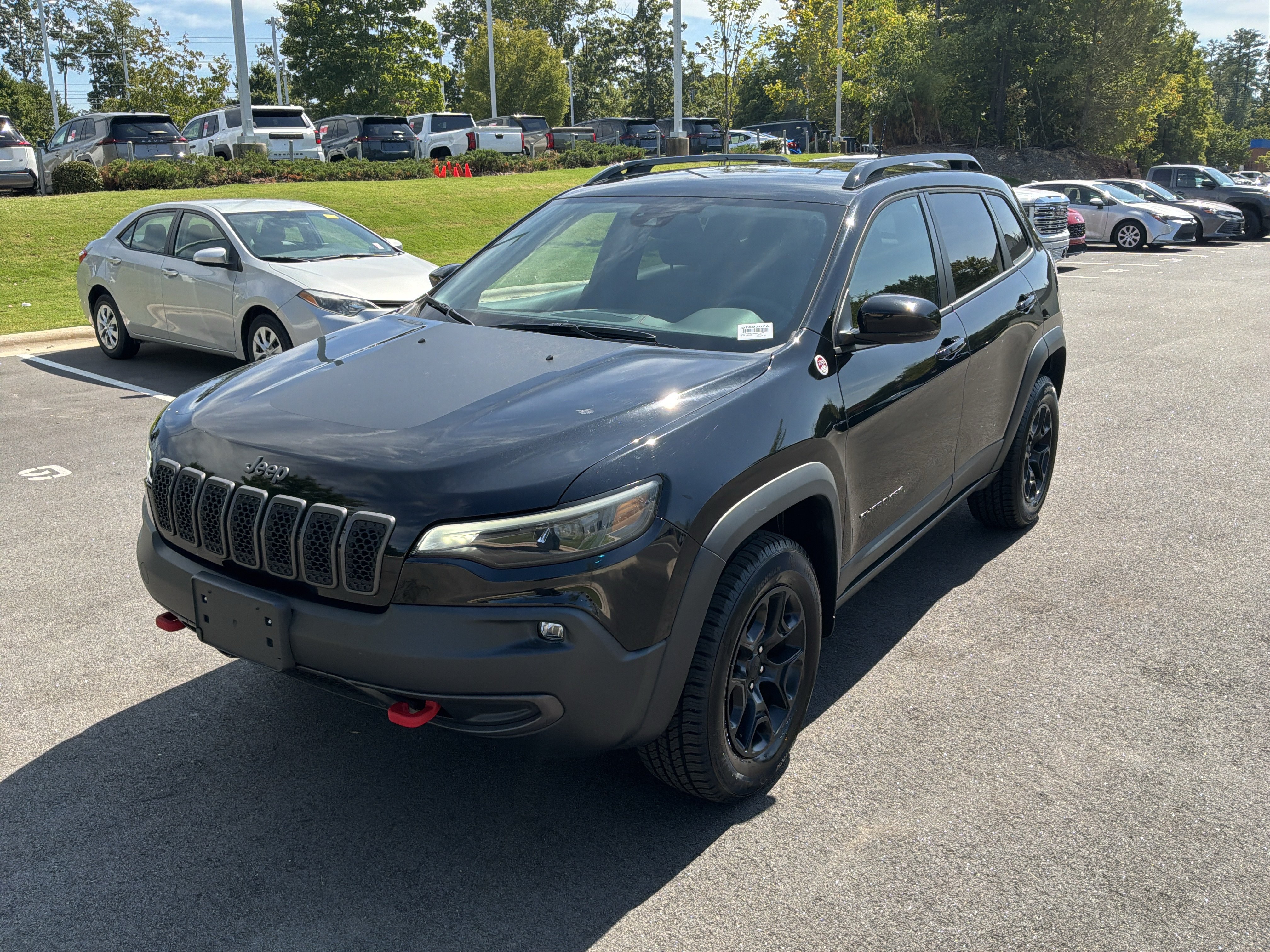 Used 2022 Jeep Cherokee Trailhawk w/ Premium Leather Package AWD/4WD image 5