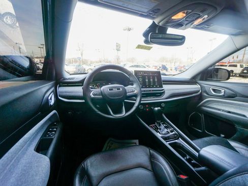 Used 2022 Jeep Compass Latitude w/ Sun and Sound Group image 13