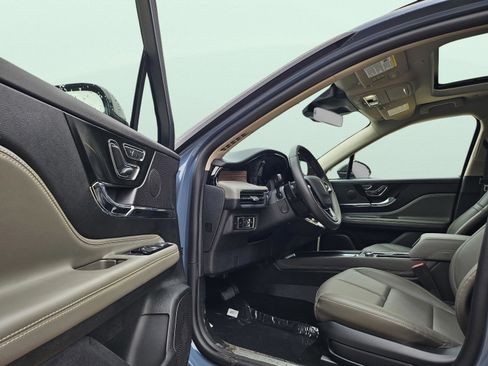 New 2026 Lincoln Corsair Reserve image 10