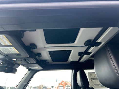 New 2025 Ford Bronco Badlands image 19