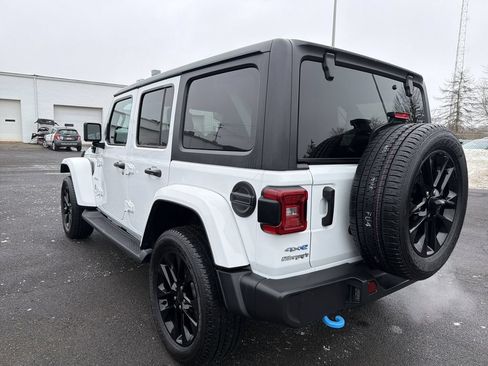 Used 2023 Jeep Wrangler Unlimited Sahara w/ Cold Weather Group AWD/4WD image 3