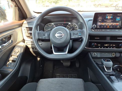 Used 2023 Nissan Rogue SV image 17