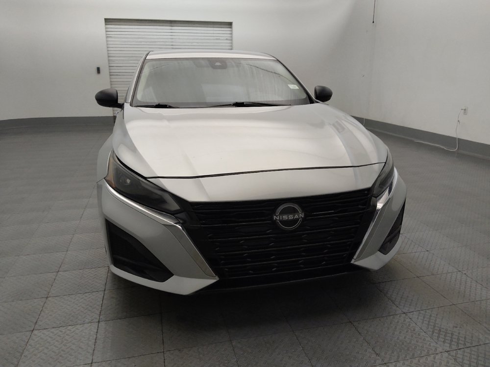 Used 2024 Nissan Altima 2.5 SV FWD image 14