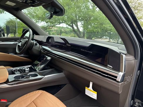 New 2026 Cadillac Escalade Luxury w/ Touring Package AWD/4WD image 16
