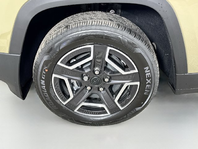 New 2026 Jeep Cherokee Laredo AWD/4WD image 28