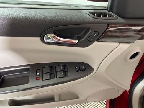 Used 2015 Chevrolet Impala LT w/ LT Sunroof Package image 9