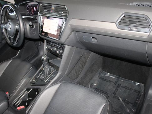 Used 2019 Volkswagen Tiguan SEL image 34