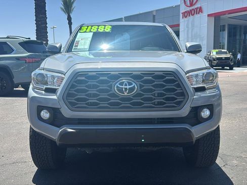 Used 2020 Toyota Tacoma TRD Off-Road w/ Technology Package AWD/4WD image 2