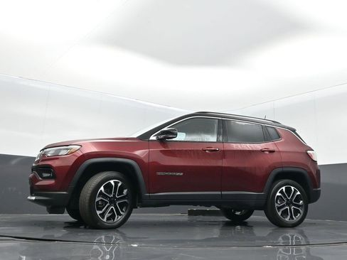 Certified 2022 Jeep Compass Limited image 33