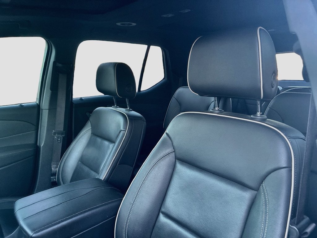 Used 2023 Chevrolet Traverse Premier w/ Redline Edition FWD image 22
