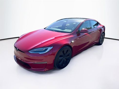 Used 2021 Tesla Model S Plaid image 3