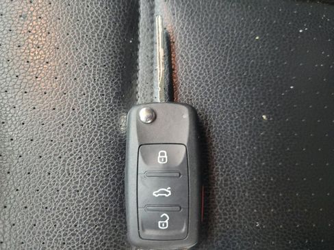 Used 2017 Volkswagen Jetta SEL FWD image 32