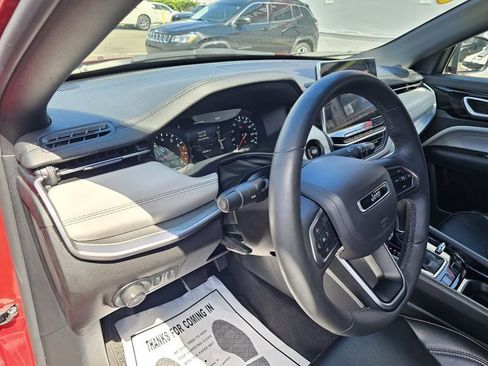 Used 2025 Jeep Compass Limited AWD/4WD image 28