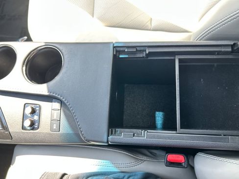 Used 2016 Toyota Avalon Limited FWD image 23