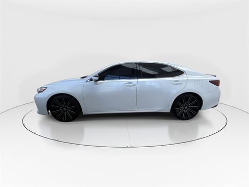 Used 2018 Lexus ES 350 w/ Navigation System Package image 5