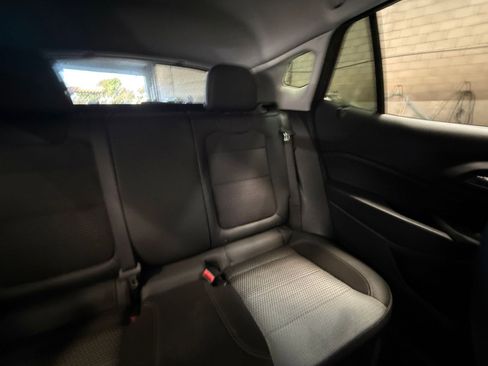 Used 2025 Chevrolet Trax LT image 35