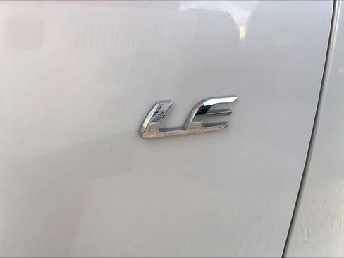Used 2022 Toyota Corolla Cross LE FWD image 10