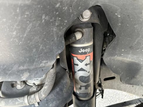 Used 2022 Jeep Gladiator Mojave AWD/4WD image 4