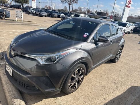 Used 2018 Toyota C-HR XLE image 1