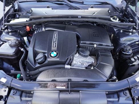 Used 2011 BMW 335i Convertible w/ M Sport Pkg RWD image 28