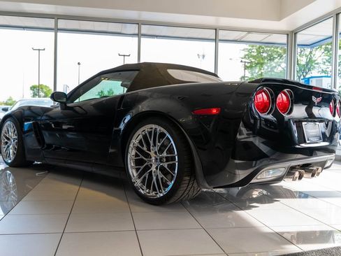 Used 2013 Chevrolet Corvette 427 w/ 1SB Preferred Equipment Group RWD image 9