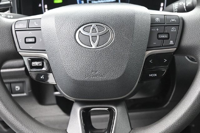 Used 2025 Toyota Camry LE FWD image 18