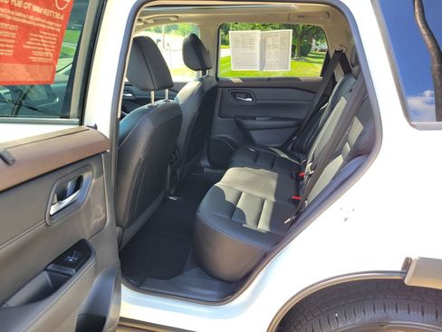 Certified 2023 Nissan Rogue SL w/ SL Premium Package AWD/4WD image 42