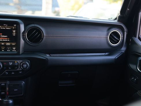 Used 2023 Jeep Wrangler Unlimited Sahara AWD/4WD image 31