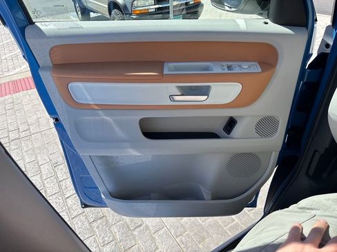 New 2025 Volkswagen ID. Buzz Pro S Plus AWD/4WD image 11