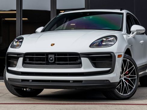 Certified 2024 Porsche Macan S image 7