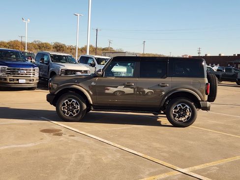 New 2025 Ford Bronco Outer Banks image 3