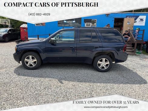 Used 2008 Chevrolet TrailBlazer LT w/ Sun And Sound Package AWD/4WD image 1
