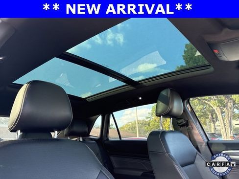 Used 2022 Volkswagen Atlas Cross Sport SEL R-Line image 10