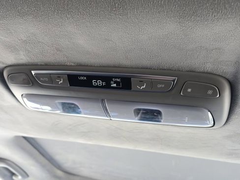 Used 2022 Kia Telluride SX w/ SX Prestige Package image 18