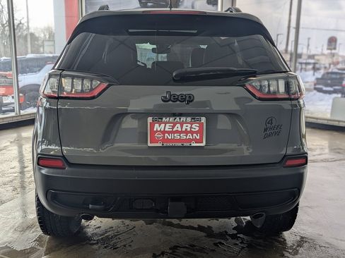 Used 2022 Jeep Cherokee Latitude w/ Sun & Sound Group image 5