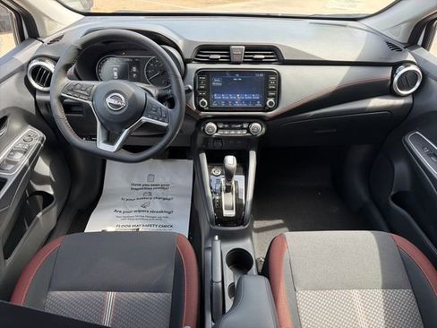 New 2025 Nissan Versa SR image 18