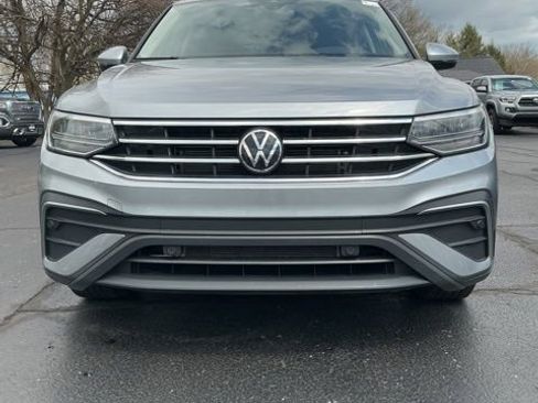 Used 2024 Volkswagen Tiguan SE image 20