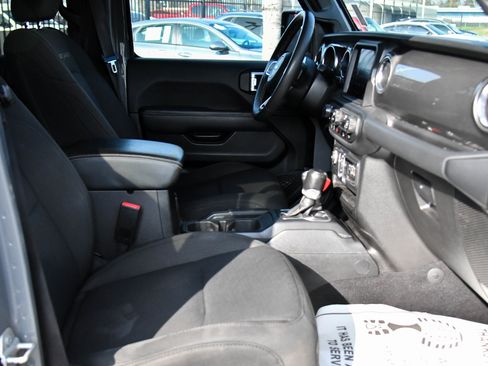 Used 2023 Jeep Gladiator Overland image 45