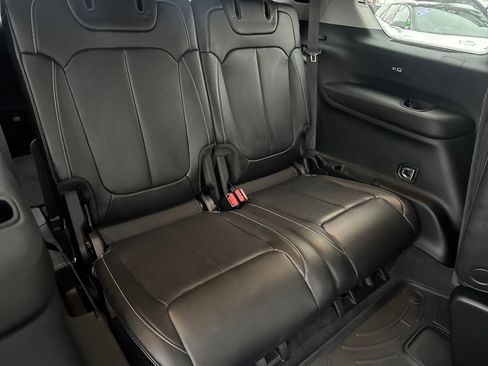 Used 2022 Jeep Grand Cherokee L Limited image 13