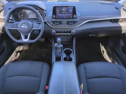 Used 2024 Nissan Altima 2.5 SV image 13