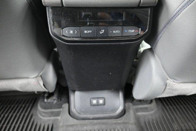 Used 2021 Toyota Highlander XLE AWD/4WD image 17