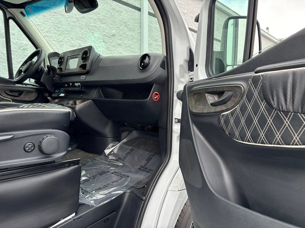 Used 2019 Mercedes-Benz Sprinter 170 w/ Driver Convenience Package image 23