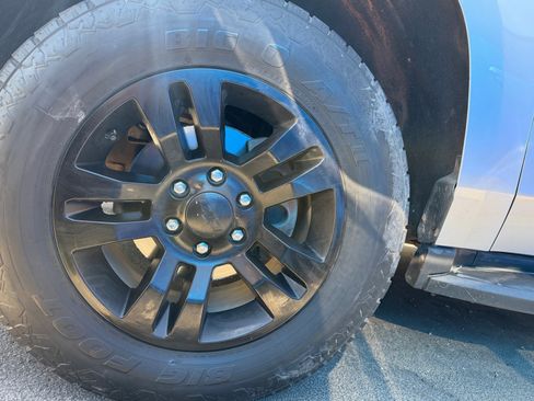 Used 2019 Chevrolet Tahoe LT AWD/4WD image 6