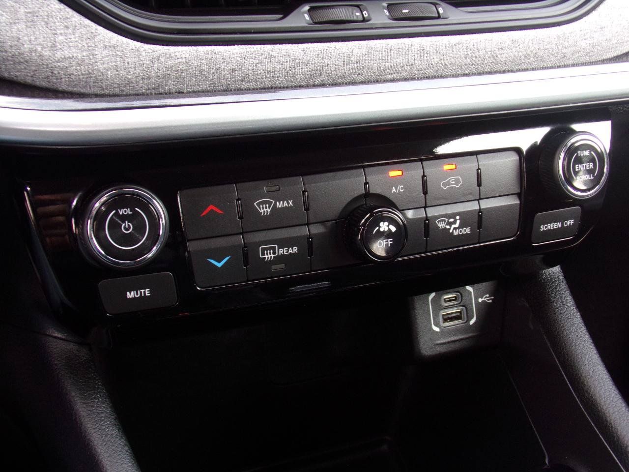 Used 2022 Jeep Compass Latitude AWD/4WD image 21