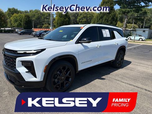 Used 2026 Chevrolet Traverse RS AWD/4WD image 1