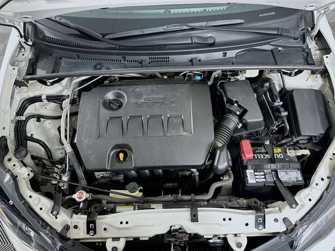 Used 2018 Toyota Corolla LE image 30