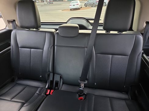 Used 2024 Ford Expedition XLT image 9