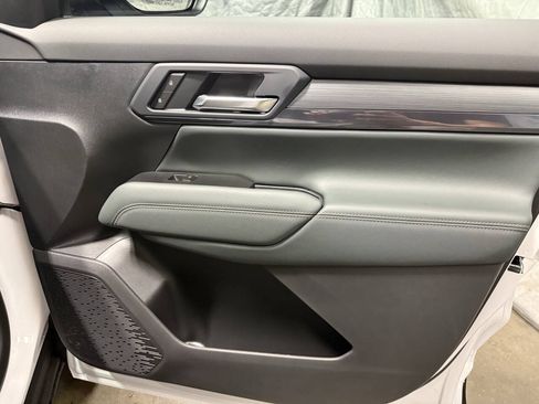 Used 2026 GMC Terrain AT4 w/ Convenience Package III AWD/4WD image 10