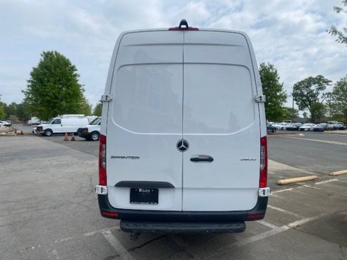 Used 2023 Mercedes-Benz Sprinter 2500 image 6
