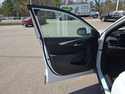 Used 2025 Buick Envista Preferred w/ Convenience I Package image 10